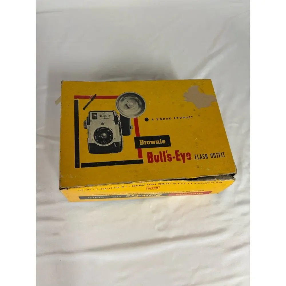 Kodak Brownie Bulls-Eye Camera Flash Outfit Vintage